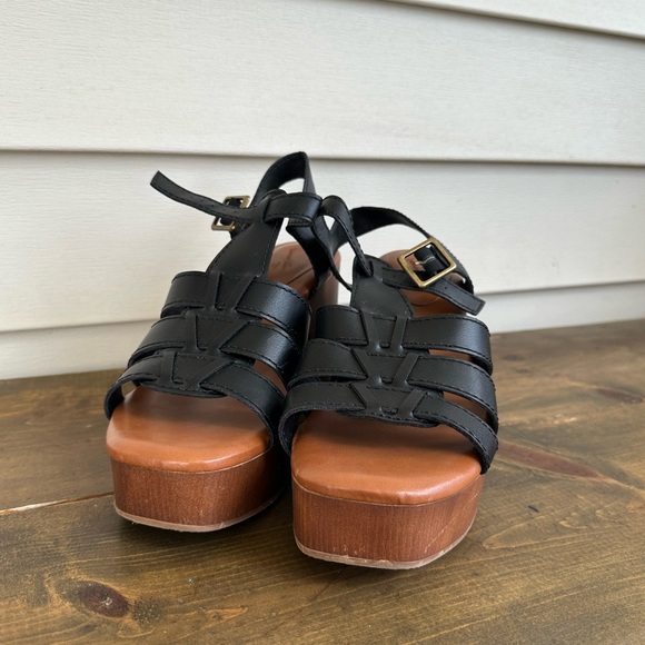 || Universal Thread || Platform Sandal - Picture 2 of 5